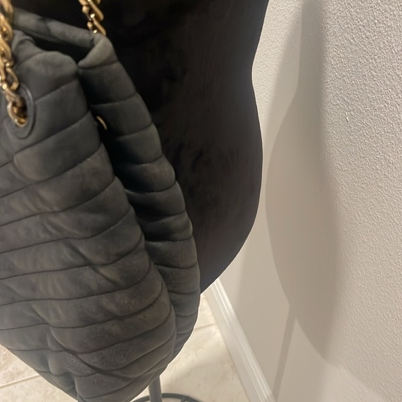 Tory Burch Kira Chevron Tote Bag in Black Quilted Lambskin - Picture 10 of 16